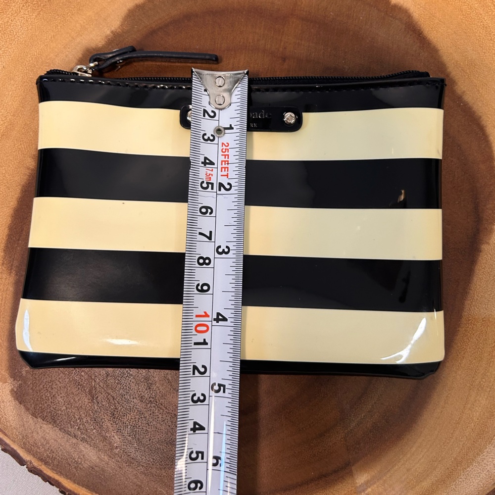 Kate Spade Lolly Penn Valley Patent Striped Mini Pouch Wallet‎ & 3 New Socks - Picture 7 of 8
